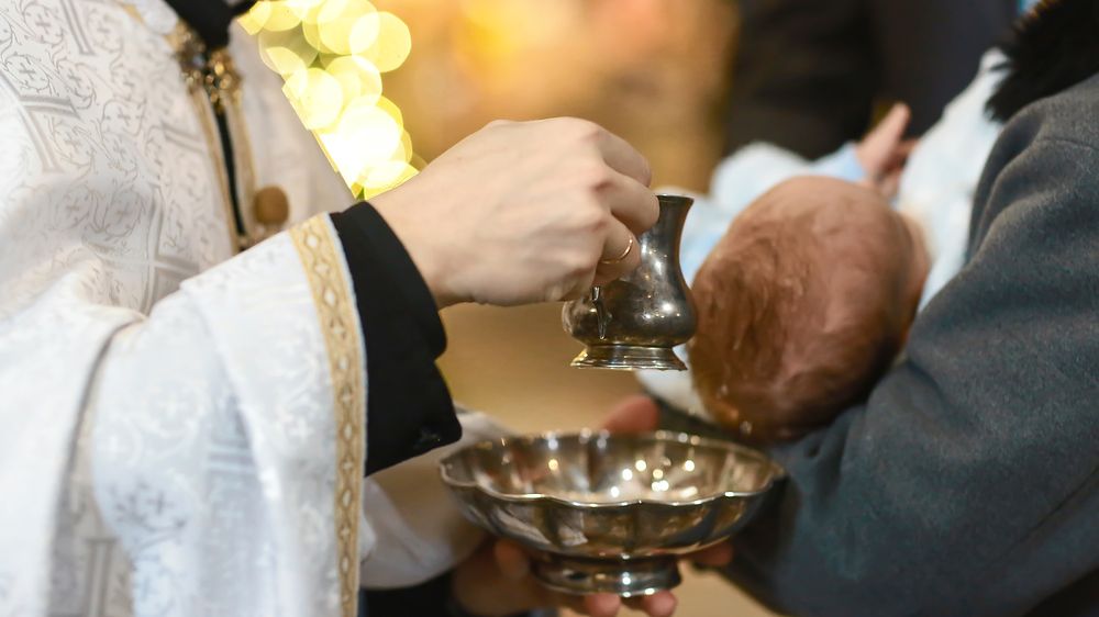 Kněz říkal 26 let jedno slovo špatně, tisíce křtů neplatí